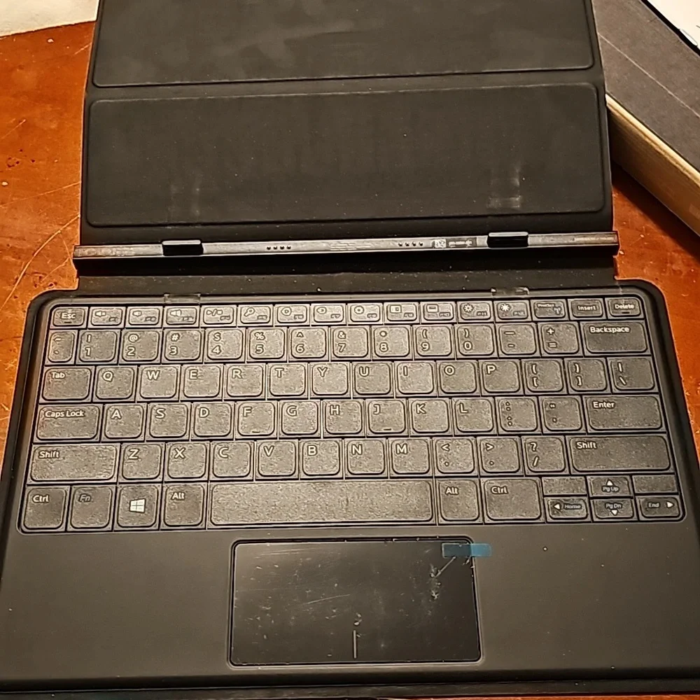 Dell slim keyboard used but working 11 pro